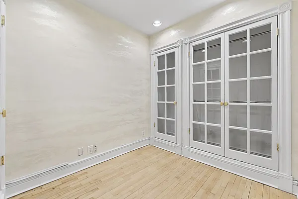 Sold by Compass | media 32