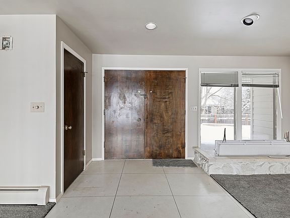 3rd image of 8815 E Broadway Ave