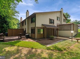 5660 Oak Tanager Ct, Burke, VA 22015