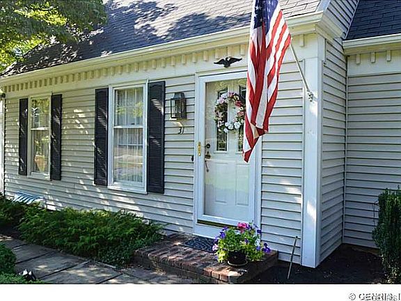 4th image of 31 Blandford Ln