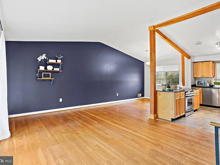 403 Eisner St — Photo 6