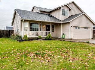 903 Smith St, Harrisburg, OR 97446