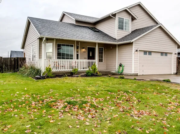 903 Smith St, Harrisburg, OR 97446