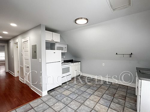 2nd image of 2270 Jefferson Ave #B