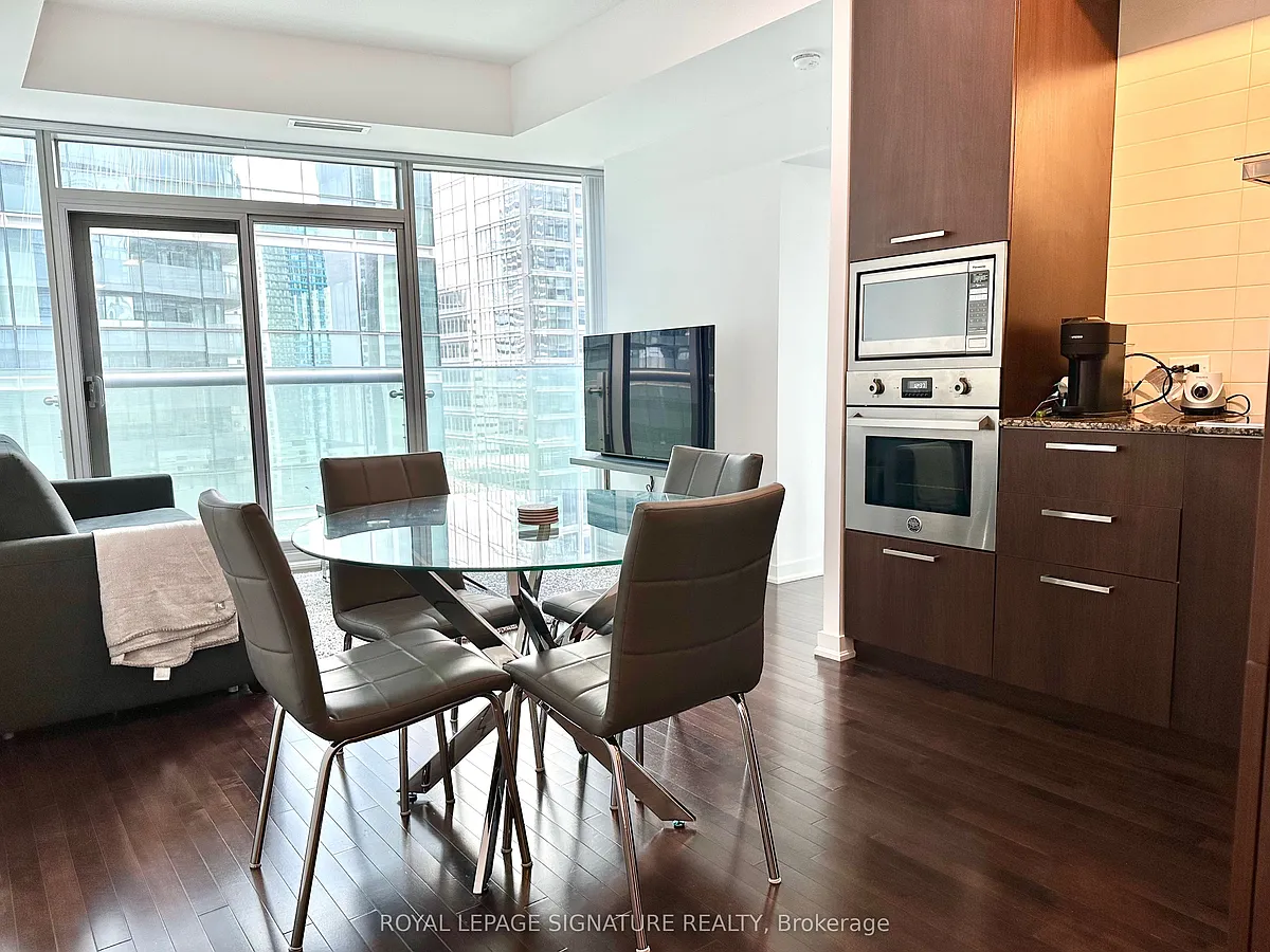 Building Photo - 14 York St #1310