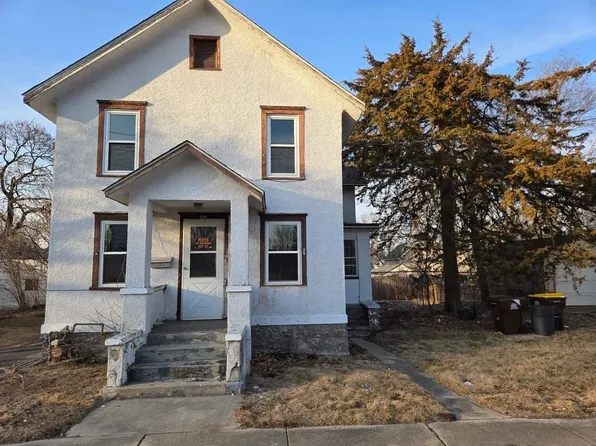 328 W Homer St, Freeport, IL 61032