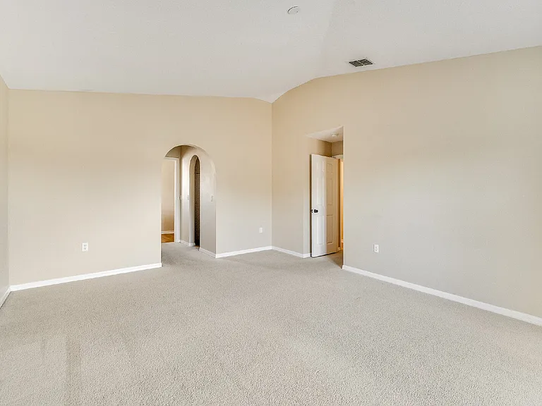 2081 Brookshire Cir — Photo 31