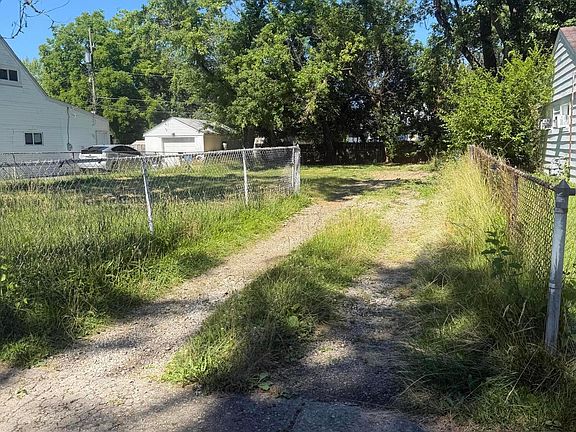 3rd image of 2035 Jermain Dr