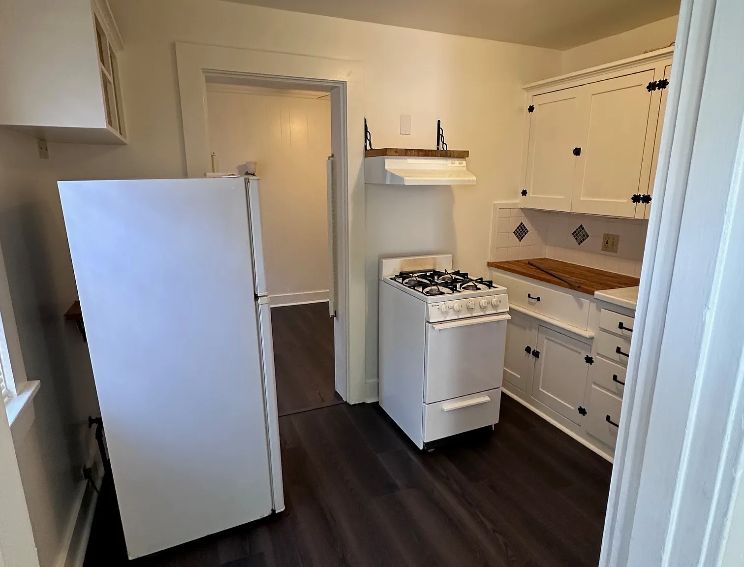 Olympia Court Apartments — Photo 3