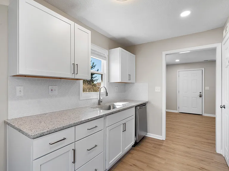 Adams Duplex Apartments — Photo 5