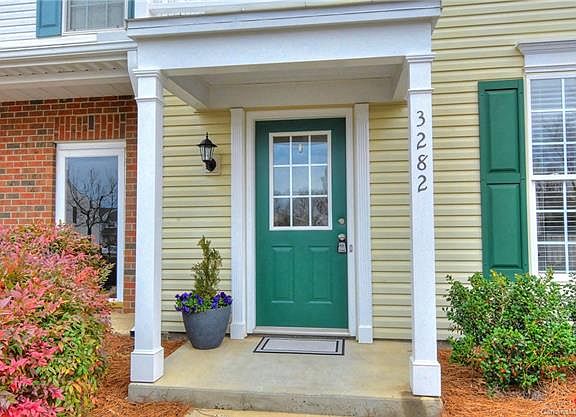 3rd image of 3282 Mannington Dr