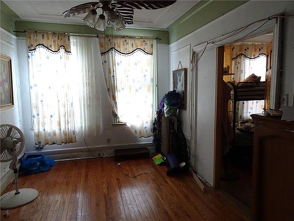 3rd image of 30 Lefferts Ave