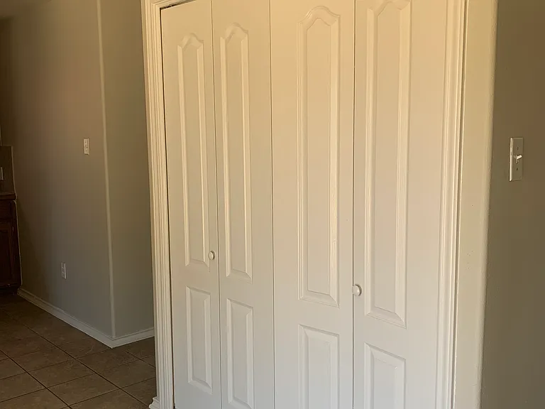 2615 Bandera Dr — Photo 10