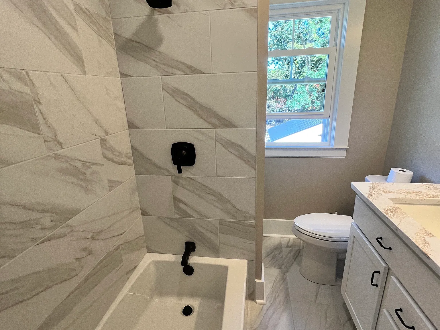3 bed, 1100 sqft, $1,975 — Photo 4
