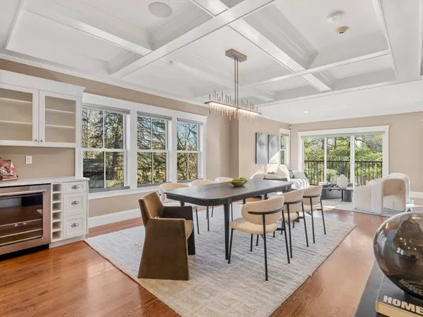 184 Pleasant St #184, Watertown, MA 02472
