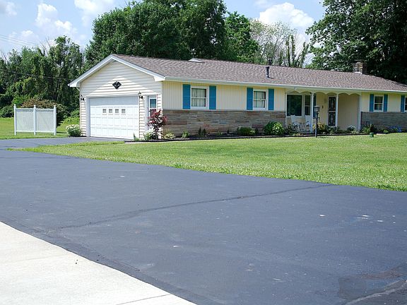 2nd image of 2491 Rainbow Dr NE