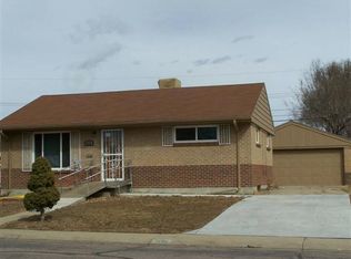 7010 Avrum Dr, Denver, CO 80221