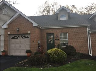 7044 Clubview Dr, Bridgeville, PA 15017