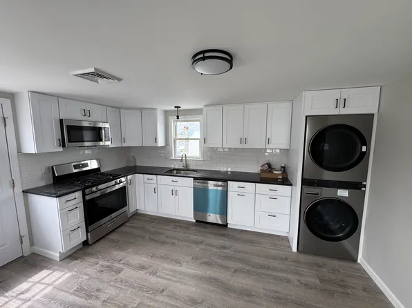 285 Milton St Floor 2, Dedham, MA 02026