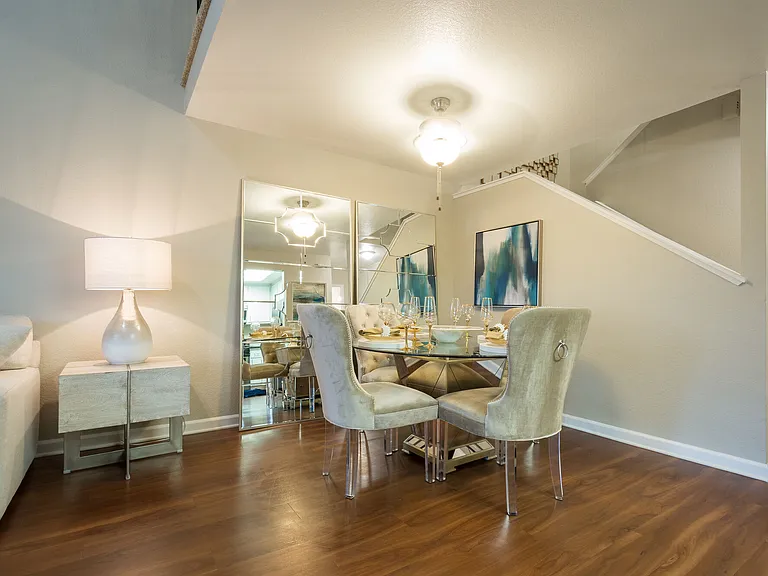 Woodstream Townhomes — Photo 14