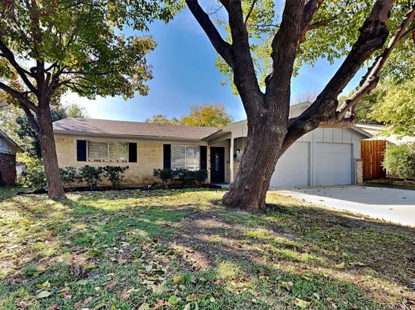2102 Red Bud Ln, Plano, TX 75074