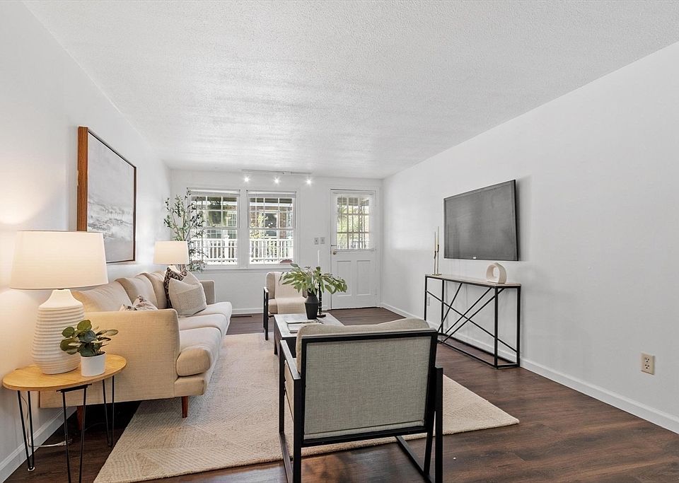 1st image of 5 Elm St APT 1