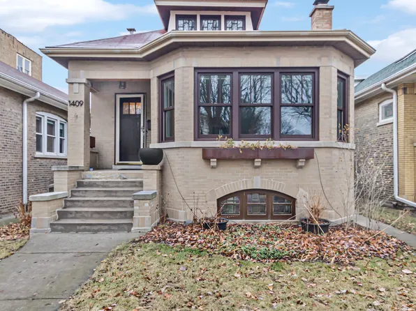 1409 Dobson St, Evanston, IL 60202