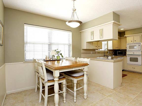 5th image of 1822 Firhill Dr