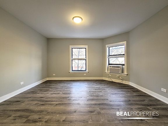 2nd image of 713 W Brompton Ave #606