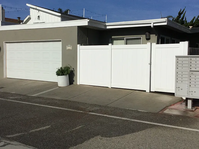 5115 Seabreeze Way — Photo 1