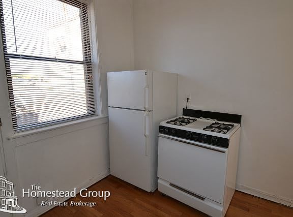 3rd image of 7235 W Barry Ave #2B