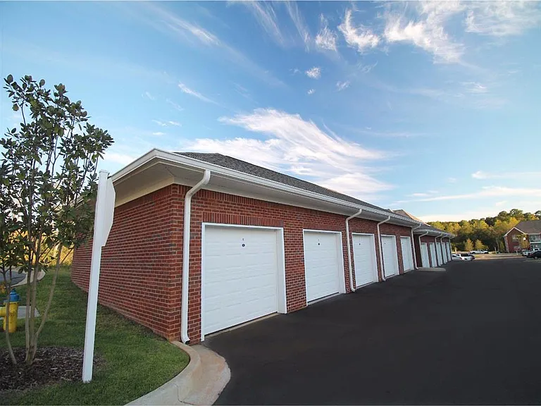 Cypress Cove Apartment Homes — Photo 28