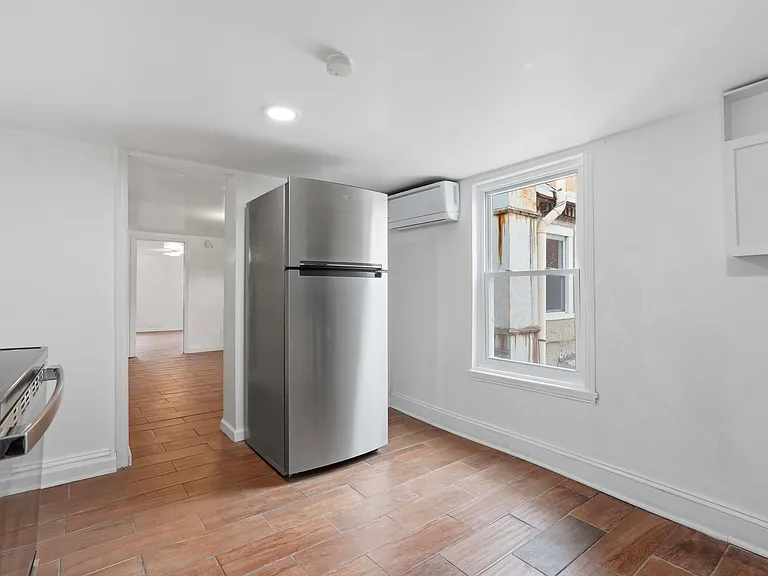 250 E Girard Ave #2 — Photo 6