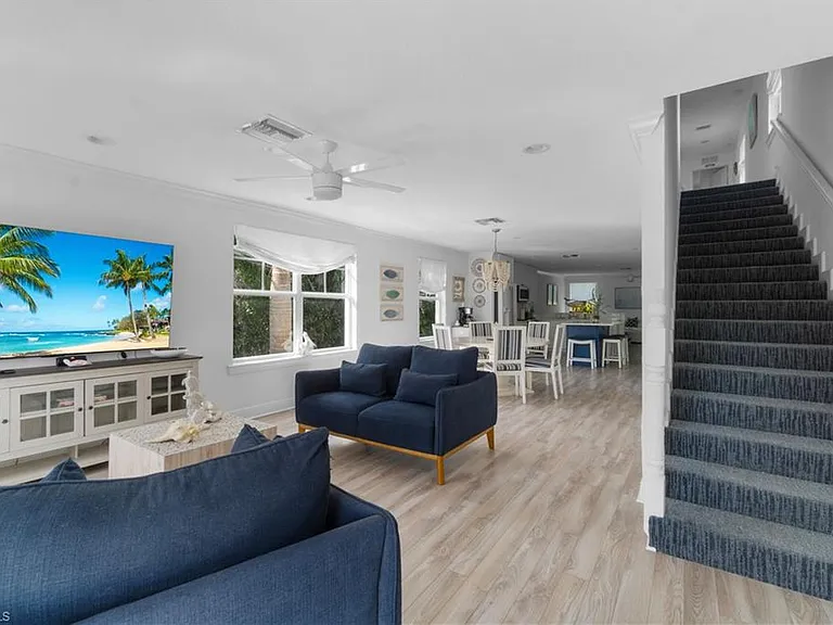 719 Park Ave — Photo 16