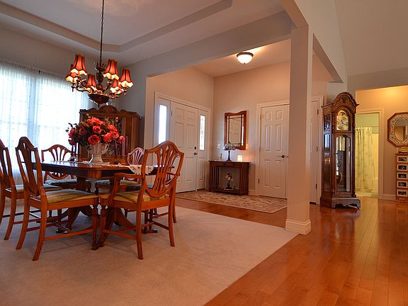5th image of 2916 Emerald Dr