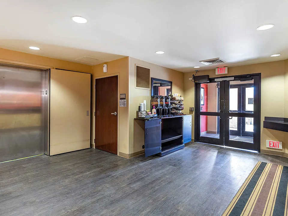 Lobby and Guest Check-in
