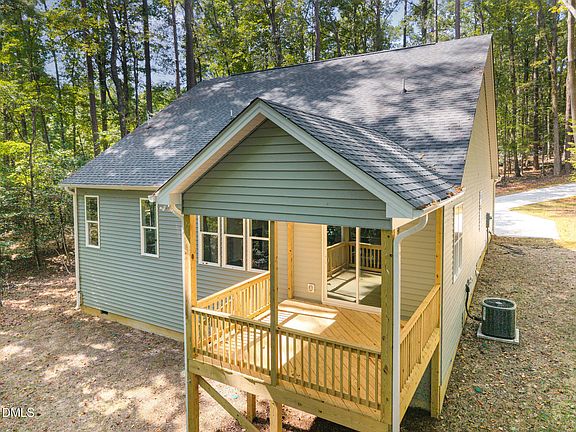 3rd image of 3258 Yorkshire Cir