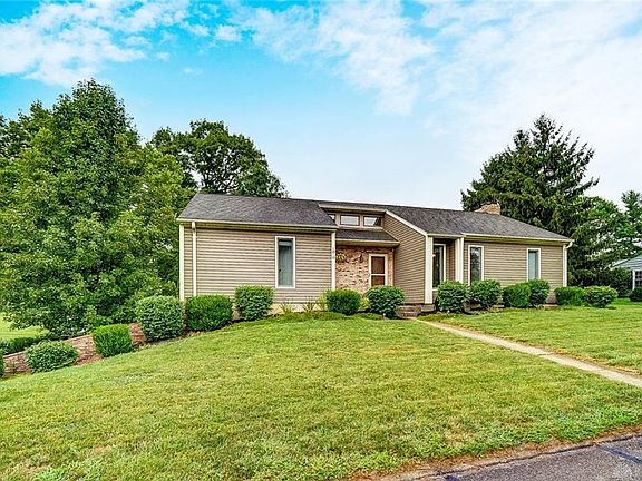 3rd image of 1810 Creekwood Dr