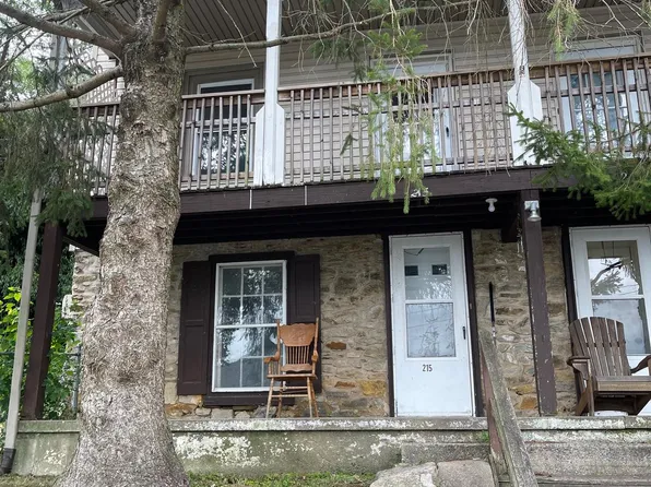215 Chapel Ave, Parkesburg, PA 19365