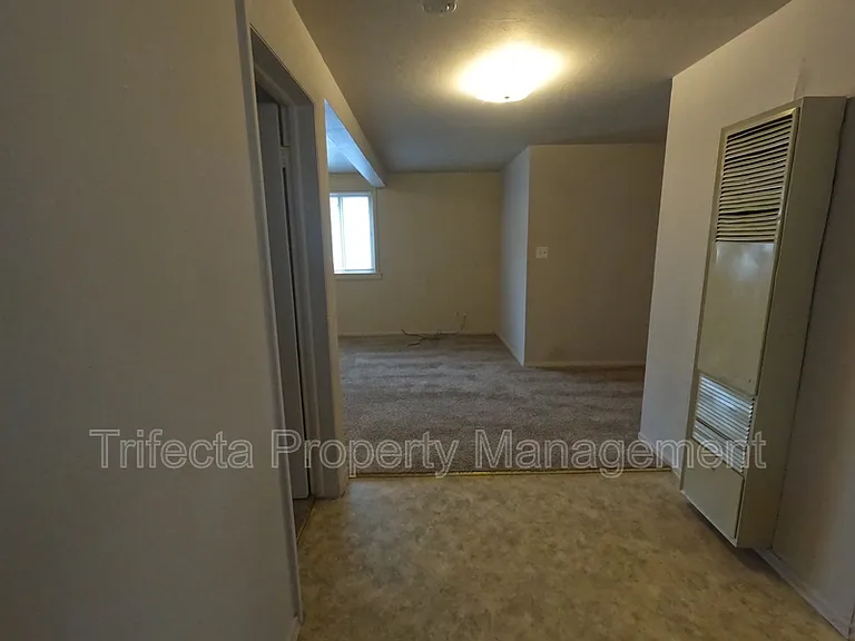 417 N Hollywood St #2 — Photo 9