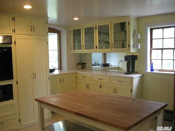 5th image of 42 Westmoreland Dr