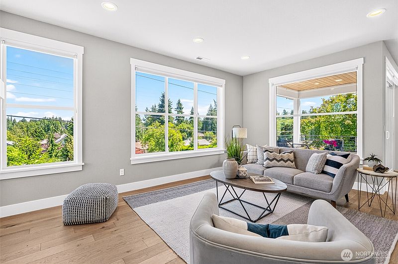 3rd image of 17051 8th Avenue NE
