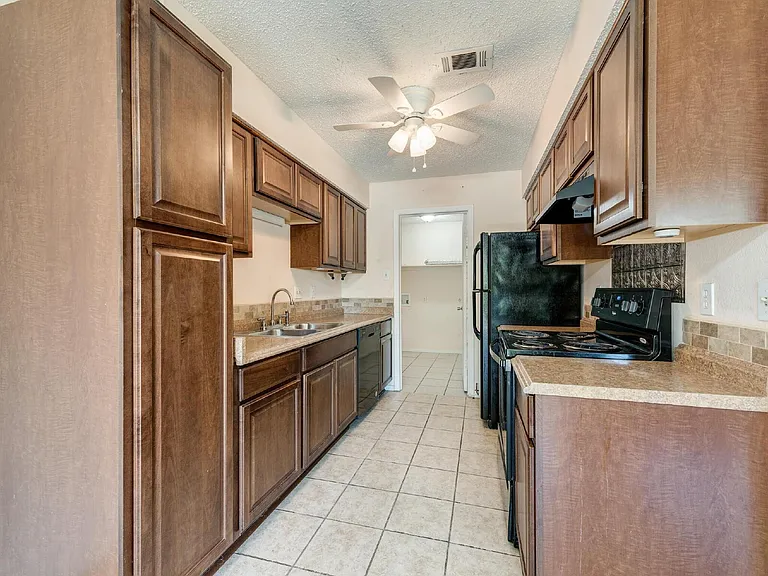 632 Timberline Dr — Photo 9