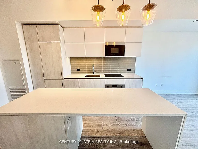 21 Park St E #712 — Photo 3