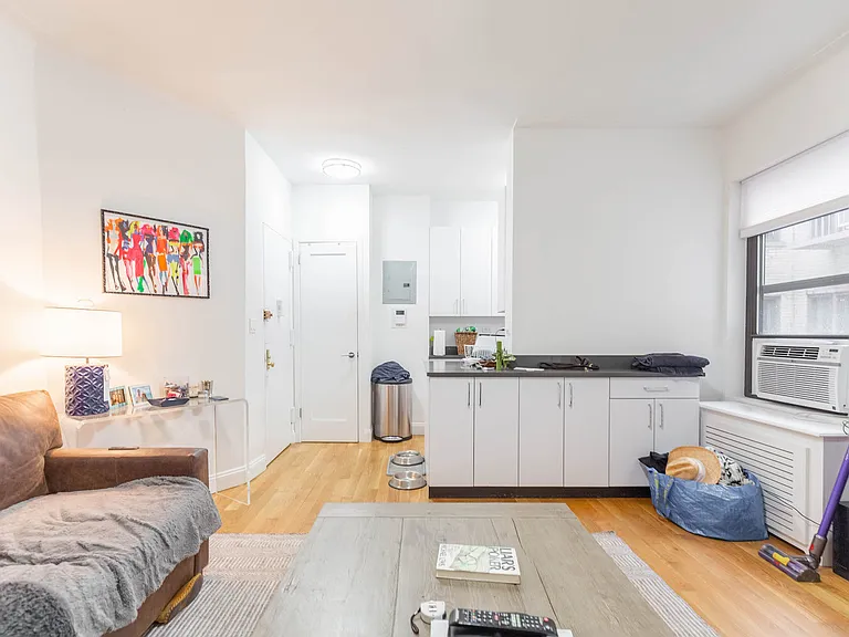 26 Grove St #4A — Photo 4