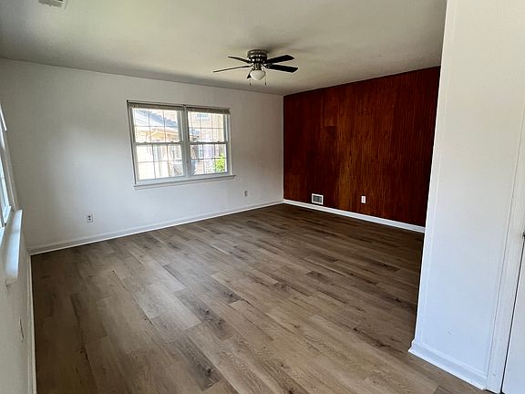 3rd image of 9737 Hagel Cir