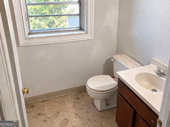 4th image of 2152 Wesley Chapel Rd