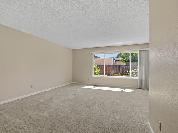 4th image of 3320 Alta Way