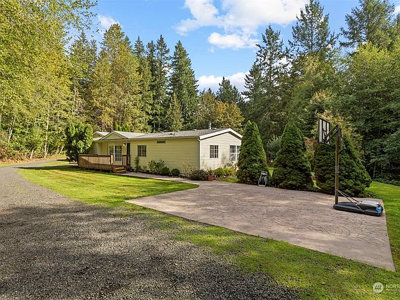 3rd image of 3543 Creek View Court SE