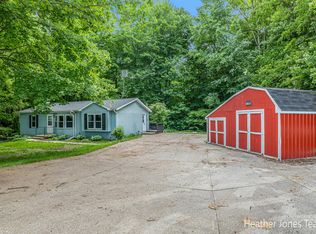 10611 W Dickerson Lake Rd, Gowen, MI 49326